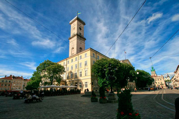 ратуша Львова в автобусном туре из Минска
